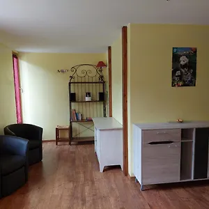 bel-appartement-duplex-avec-jardin-pour-6-personnes.midi-pyreneeshotels.com/